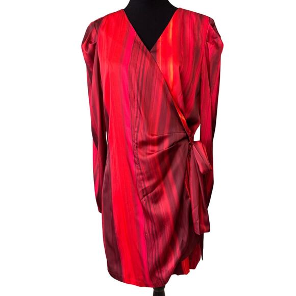 SOCIALITE ~ Fall Women's Red Ombre Stripe Long Sleeve Satin Wrap Dress Size XL - Picture 5 of 9